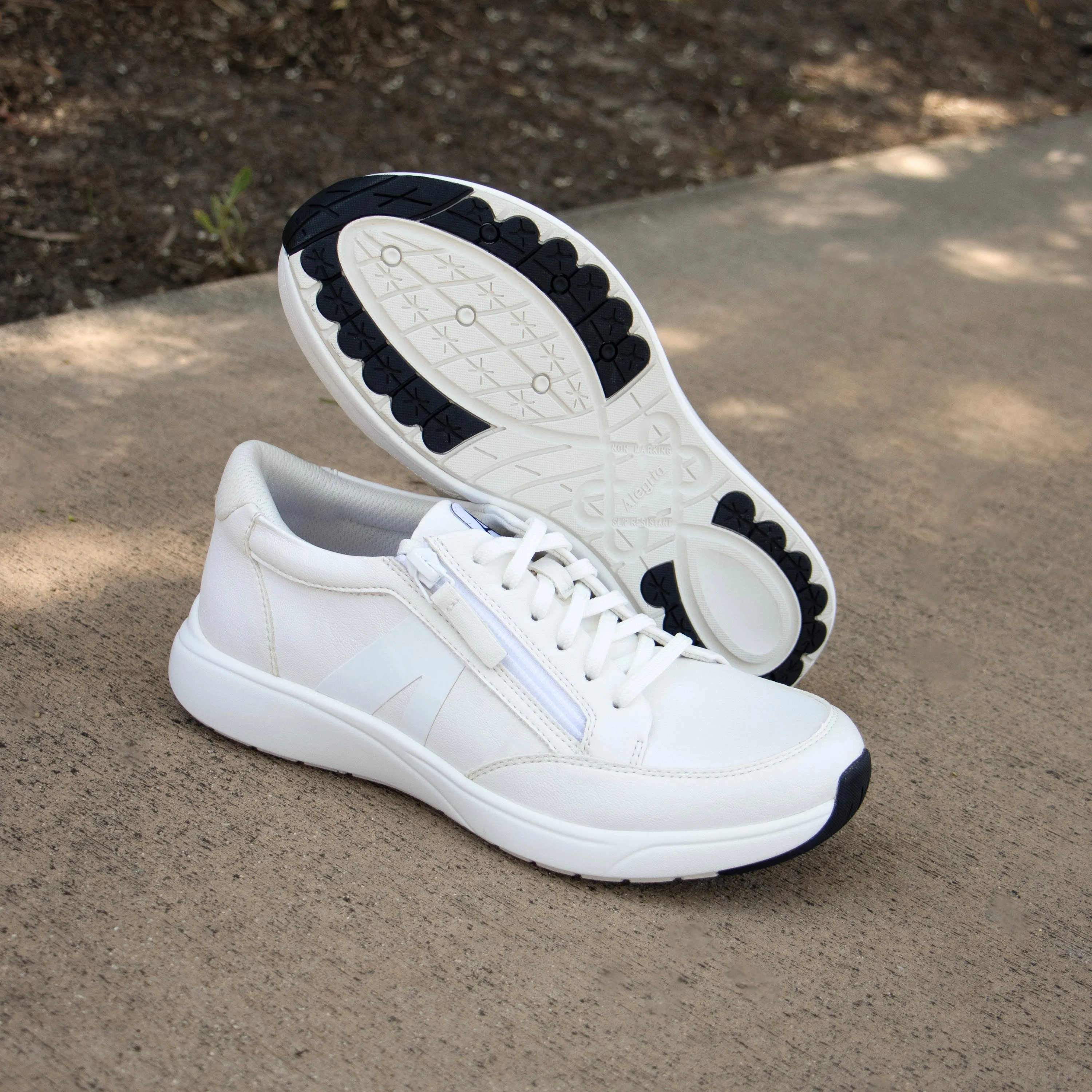 Eazeer White Out Shoe