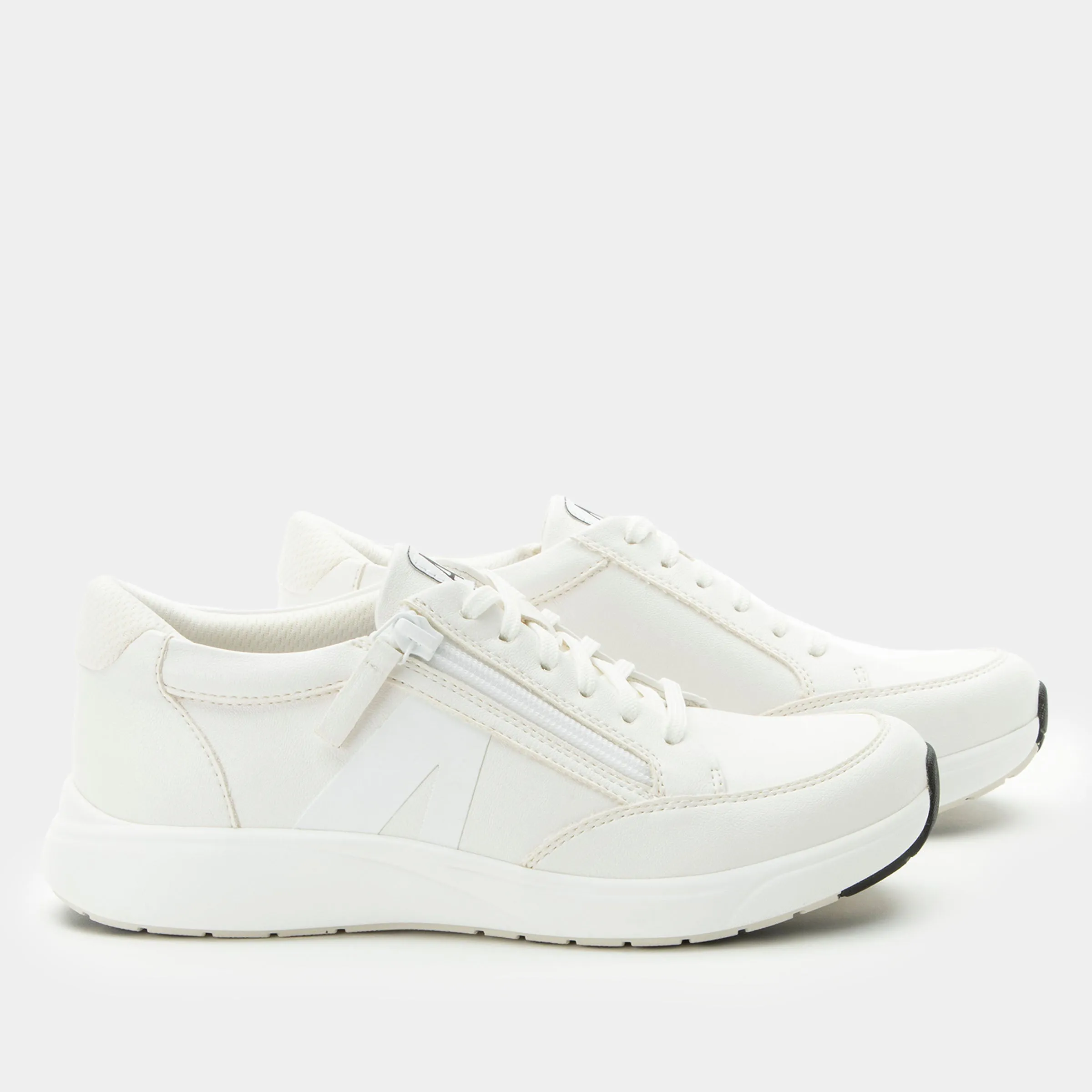 Eazeer White Out Shoe